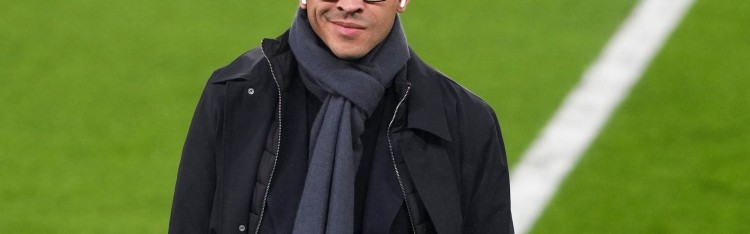 爱游戏APP-镜报：罗塞尼尔让越界阿森纳助教“滚X”，他逐渐获蓝军球迷信任