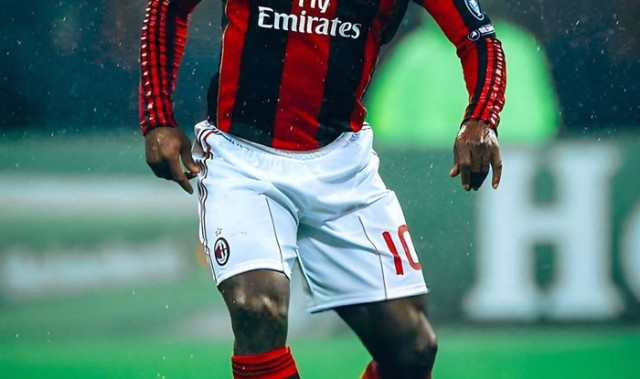 爱游戏体育-米兰旧照西多夫引球迷追忆|AC米兰|克拉伦斯-西多夫|ac米兰|老照片_新浪体育_新浪新闻