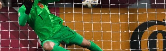 AIYOUXI-新门神出世！朱钰两扑点球高红附体 闷杀日本队长